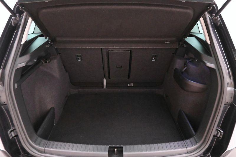 Škoda Karoq 2,0 TDI 85 kW Clever NAVI Záru - fotka 10 z 31
