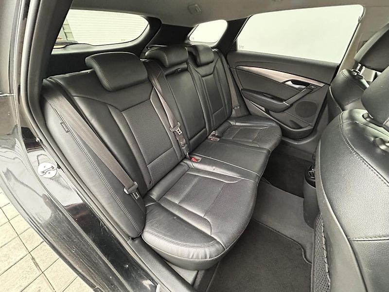 Hyundai i40 2.0 GDI Experience - fotka 13 z 28