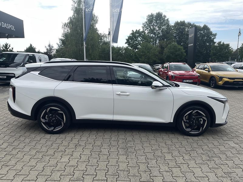 Kia K4 Sportswagon (2026) 1,6 T-GDi 7DCT TOP  - fotka 2 z 22
