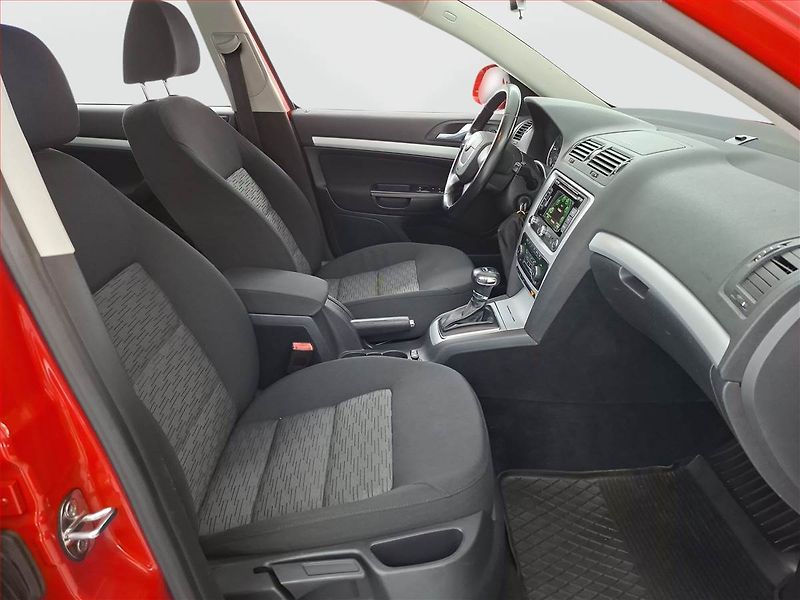 Škoda Octavia (2011) 2.0 TDI, Automat, Navi - fotka 9 z 18
