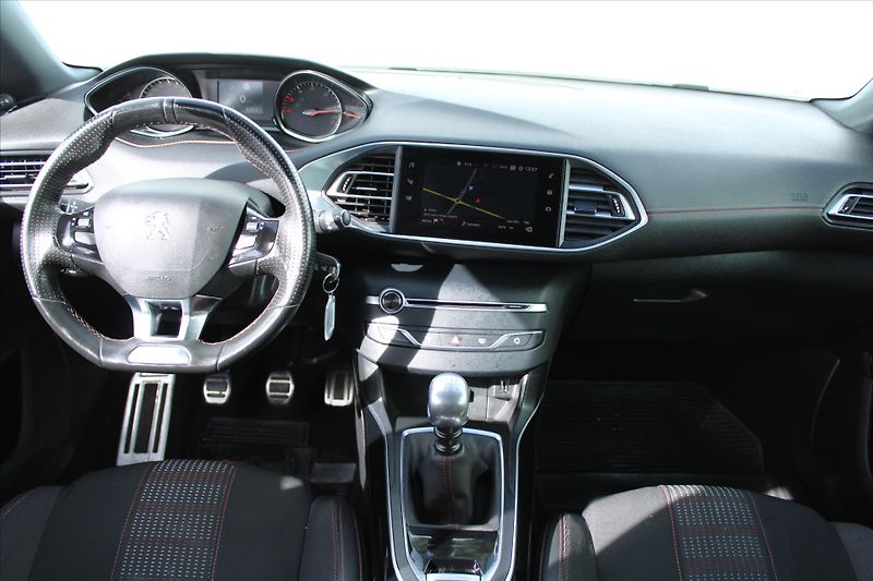 Peugeot 308 1.5 HDi 96kW GT-LINE 1.MAJ ČR - fotka 12 z 23