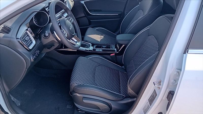 Kia XCeed (2026) 1,6 T-GDi GPF 7DCT EXCLUSIVE - fotka 8 z 10