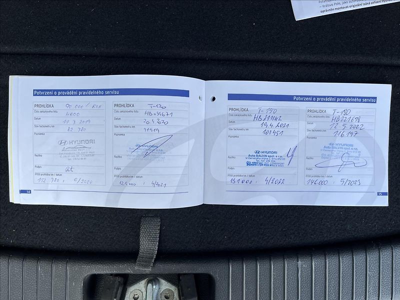 Hyundai i30 1,6 i  Trikolor Komfort - fotka 20 z 22