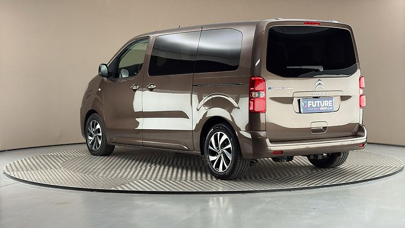 Citroën SpaceTourer 75 kWh AUT Shine - fotka 2 z 29