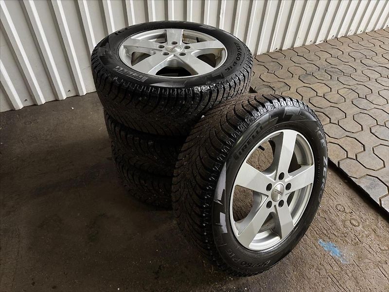 Volkswagen T-Roc R-LINE ACC NEZ-TOP 2XALU DPH - fotka 43 z 46