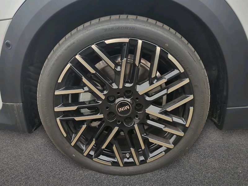 Mini Cooper C 5-doors - fotka 15 z 18