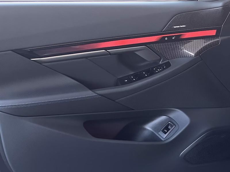 BMW i5 eDrive40 M-Sport HuD 360 ACC T - fotka 8 z 17