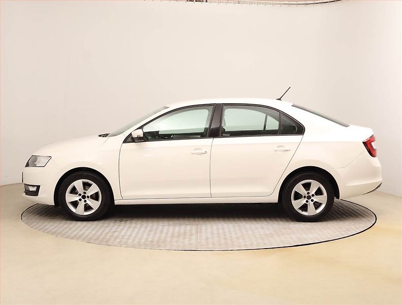 Škoda Rapid (2019) 1.0 TSI, Park. senzory - fotka 3 z 17