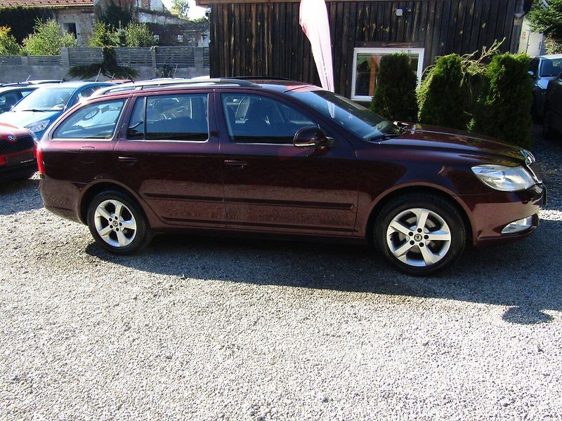 Škoda Octavia (2010) 1.6 TDI 77kW  DSG - fotka 8 z 34