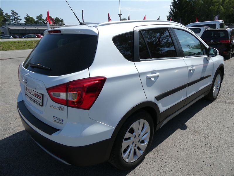 Suzuki SX4 S-Cross 1,4 BoosterJet 4x4 Hybrid,2xko - fotka 9 z 47