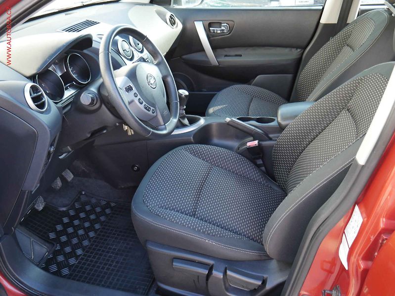 Nissan Qashqai (2007) 2.0dCi, ČR, Acenta - fotka 9 z 16