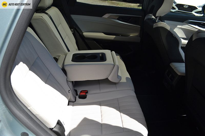 Renault Espace ICONIC E-TECH FULL HYBRID 200k - fotka 21 z 78
