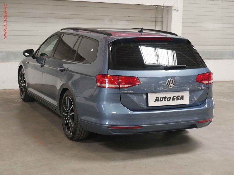 Volkswagen Passat (2016) 1.6TDi, LED, TZ, park.čidla - fotka 4 z 21