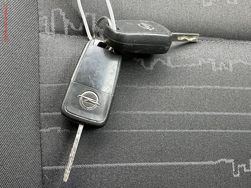 Opel Meriva (2016) 1.4i, ČR, Klima - fotka 16 z 16