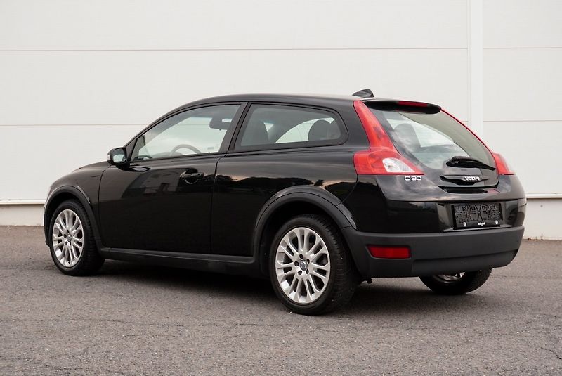 Volvo C30 1.6 16V Kinetic - fotka 10 z 36