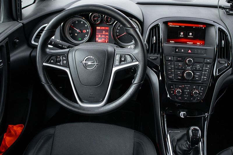 Opel Astra - fotka 9 z 23