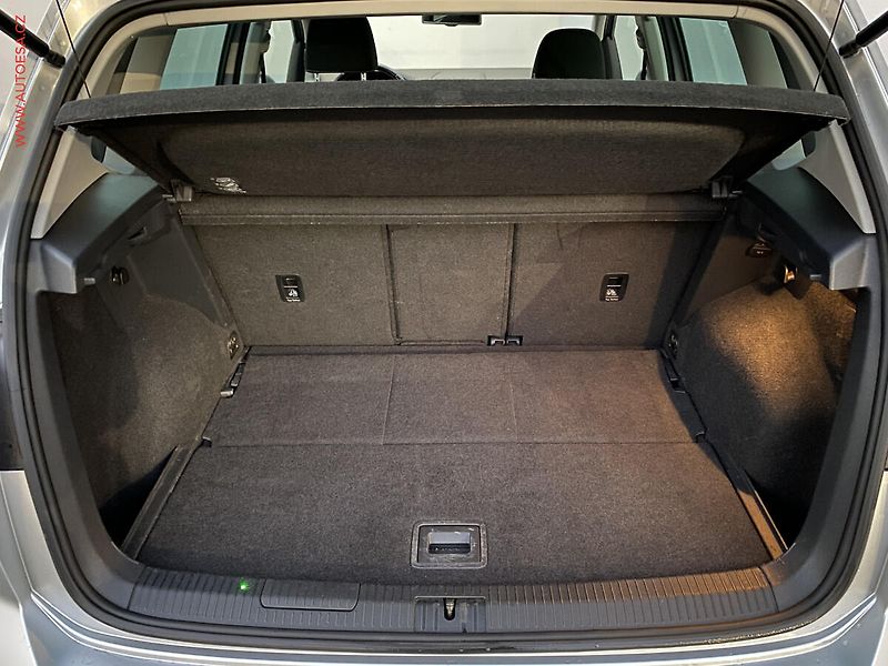 Volkswagen Golf Sportsvan (2015) 1.2 TSi, Lounge, AT - fotka 7 z 17