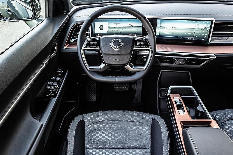 SsangYong Torres (2025) 1,5 GDI 2WD AT STYLE EL.5DVEŘE - fotka 13 z 16