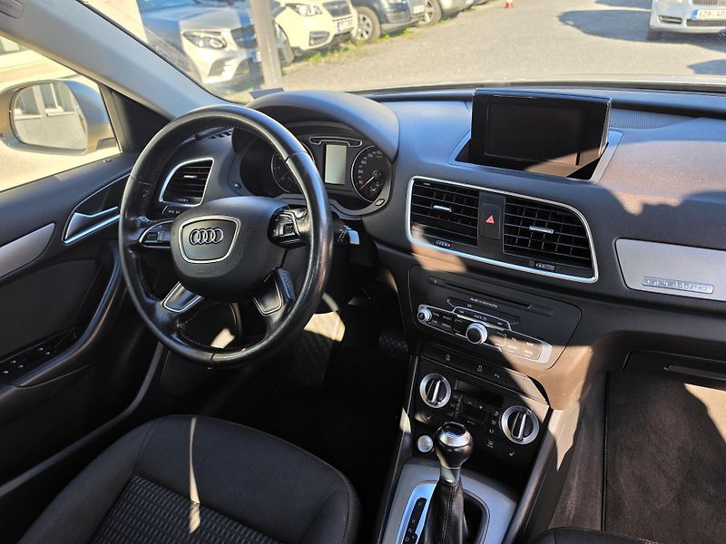 Audi Q3 2.0 TFSI led S Tronic kei - fotka 21 z 24