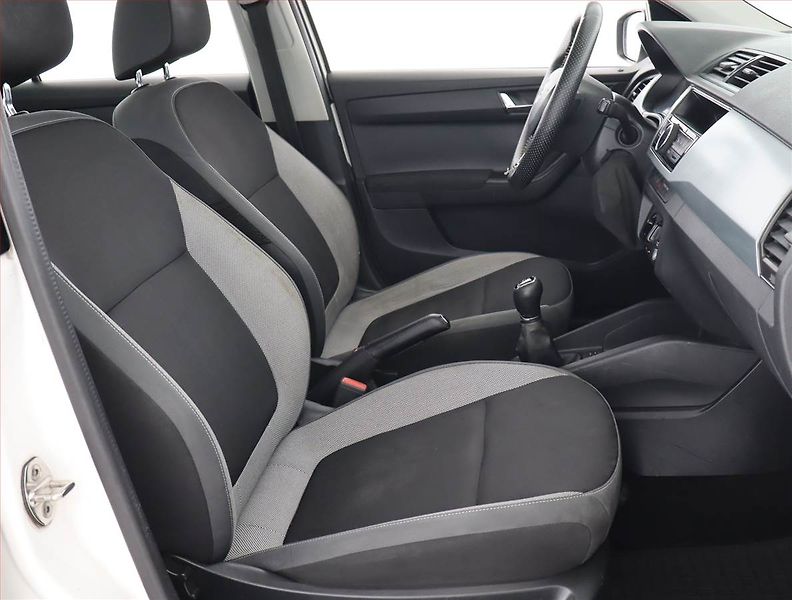 Škoda Fabia (2015) 1.0 - fotka 9 z 17