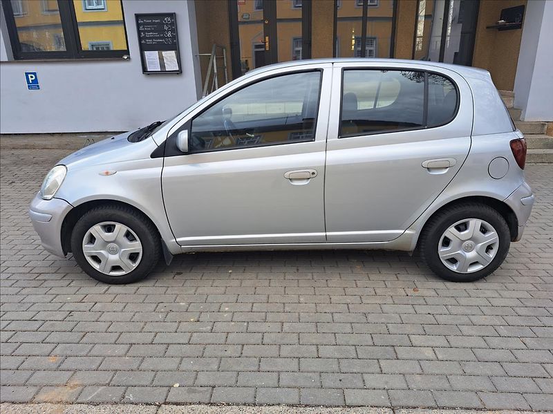 Toyota Yaris 1,4 D-4D - fotka 6 z 39