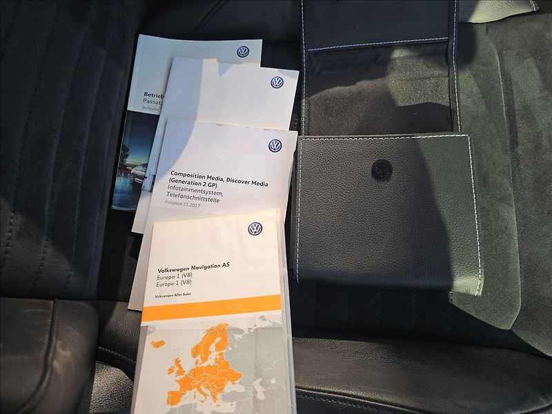 Volkswagen Passat B8 2,0TDi110KW COMFORTLINE - fotka 39 z 49