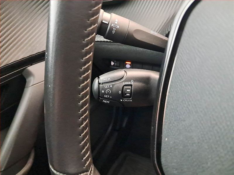 Peugeot 2008 (2021) 1.2 PureTech, Serv.kniha - fotka 20 z 23