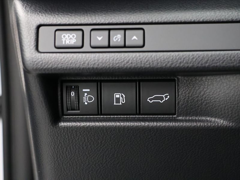 Lexus LBX 1.5 HEV 67 kW Emotion CZ DPH - fotka 16 z 30