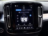 Volvo XC40 B3 FWD // CORE // 1. maj. //ČR - náhled 32