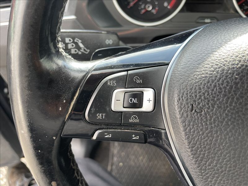 Volkswagen Tiguan 2,0 TDi 110kw DSG 4-matic bez - fotka 23 z 43