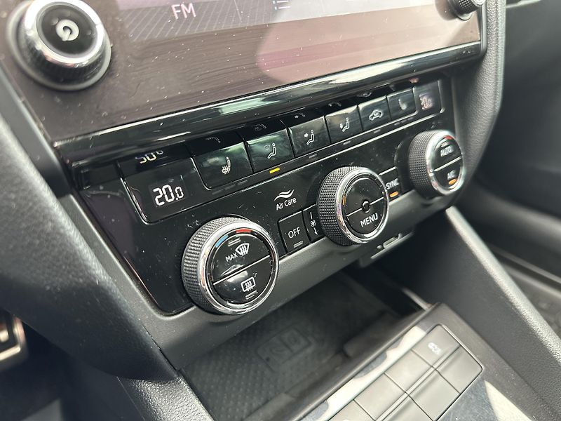 Škoda Octavia Combi 2.0 TDI DSG 4X4 Scout - fotka 19 z 29