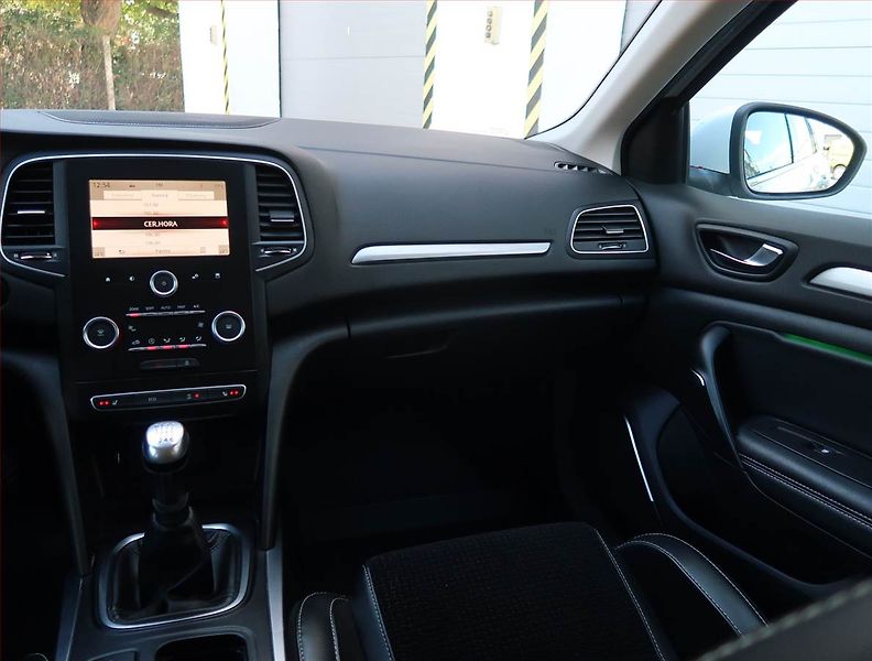 Renault Mégane (2018) Intens 1.5 dCi, ČR,1.maj - fotka 8 z 17