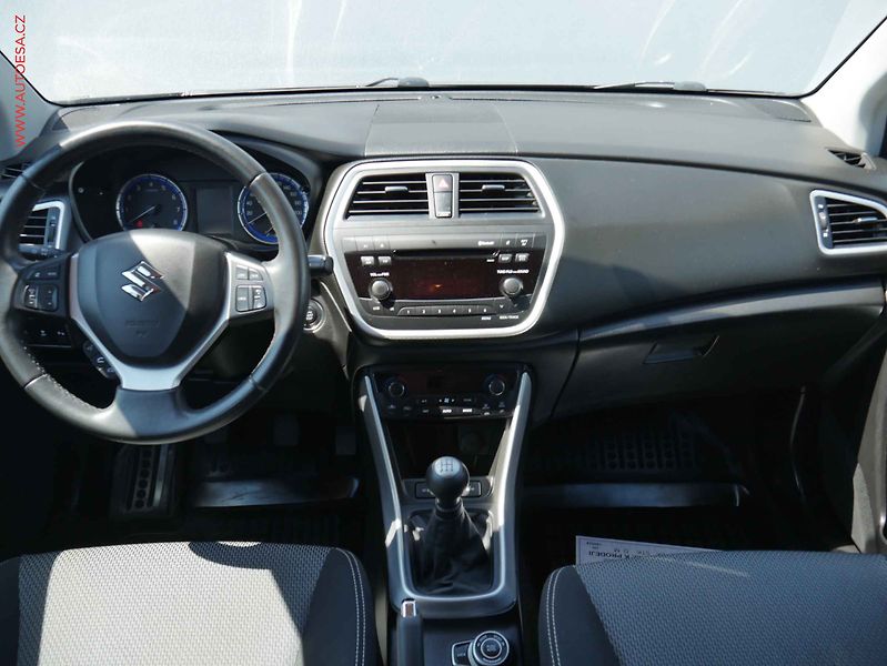 Suzuki S-Cross (2014) 1.6 VVT 4x4, Premium - fotka 8 z 15