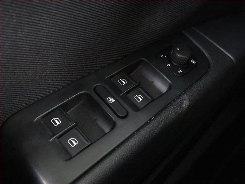 Škoda Superb (2012) 1.6 TDI, Xenony, Tempomat - fotka 15 z 15
