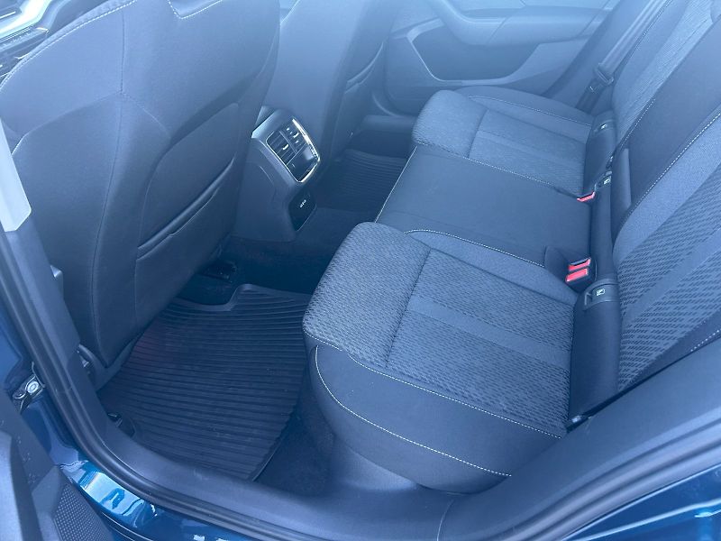 Škoda Octavia (2023) COMBI STYLE 1,5 TSI 110 kW - fotka 12 z 25