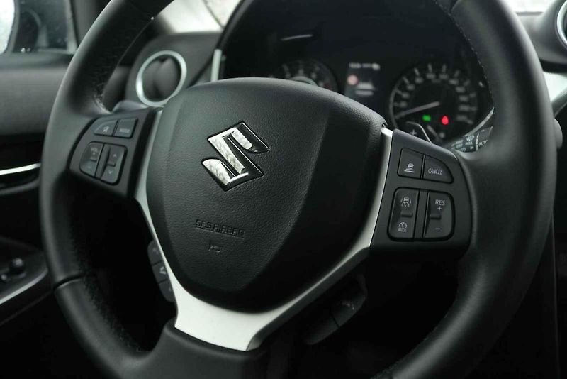 Suzuki Vitara je malé, ale schopné SUV. Prvky ze staré školy budou pro leckoho výhodou.