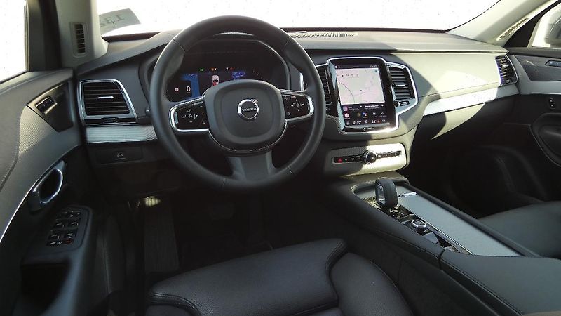 Volvo XC90 B5 AWD Plus Bright 7 míst - fotka 5 z 26