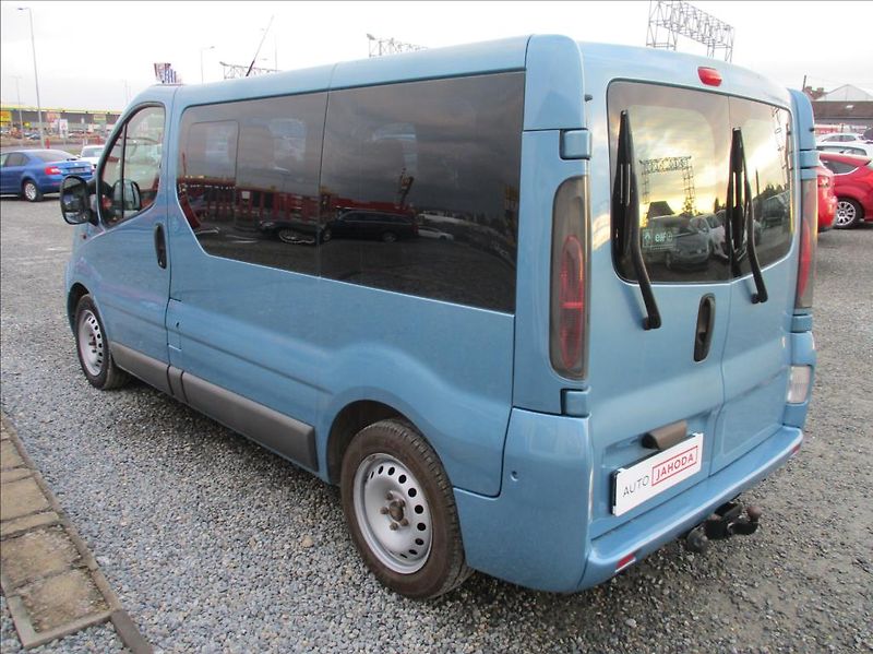 Renault Trafic 2,5 DCi, 8 míst, klima, tažné, - fotka 7 z 29