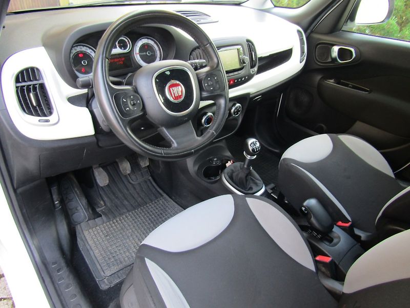 Fiat 500L (2013) 1.6 JTD 77kW - fotka 13 z 43