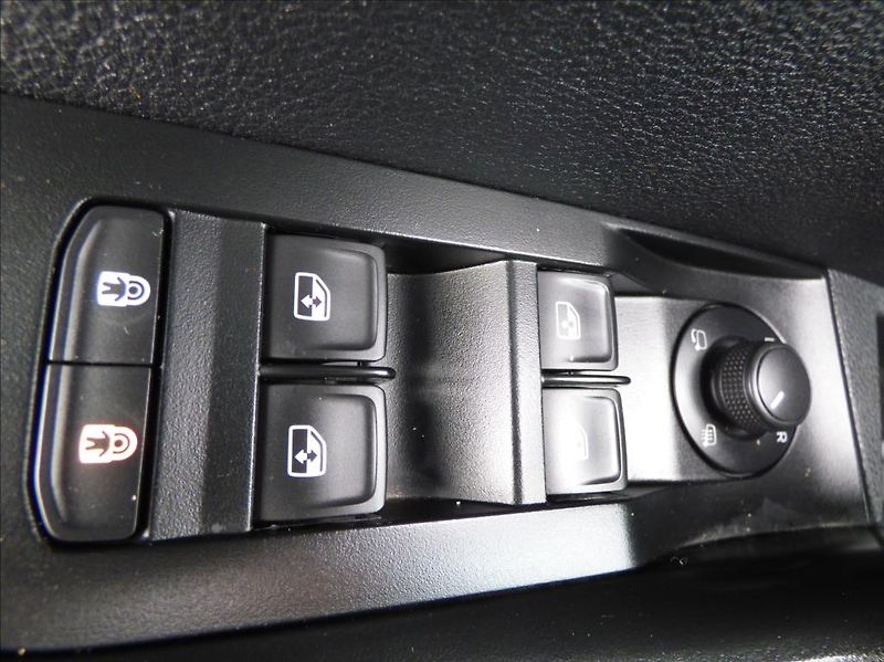 Škoda Superb 2,0 TDI DSG CRYSTAL LIGHT  Sty - fotka 33 z 78