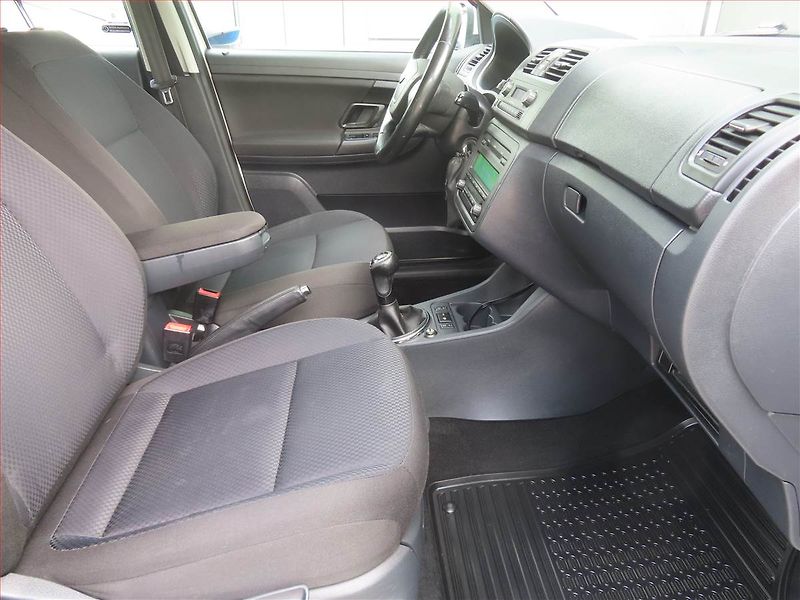 Škoda Fabia (2012) Elegance 1.2 TSI, po STK - fotka 9 z 19