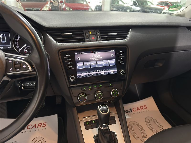 Škoda Octavia 2,0   TDI 110KW FULL LED KAMER - fotka 14 z 31