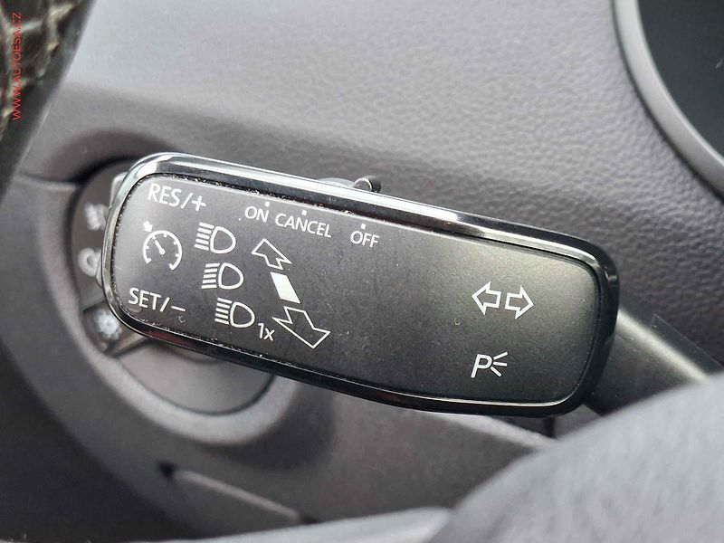 Škoda Octavia (2014) 1.6 TDi, ČR, AC, výhřev sed - fotka 15 z 16