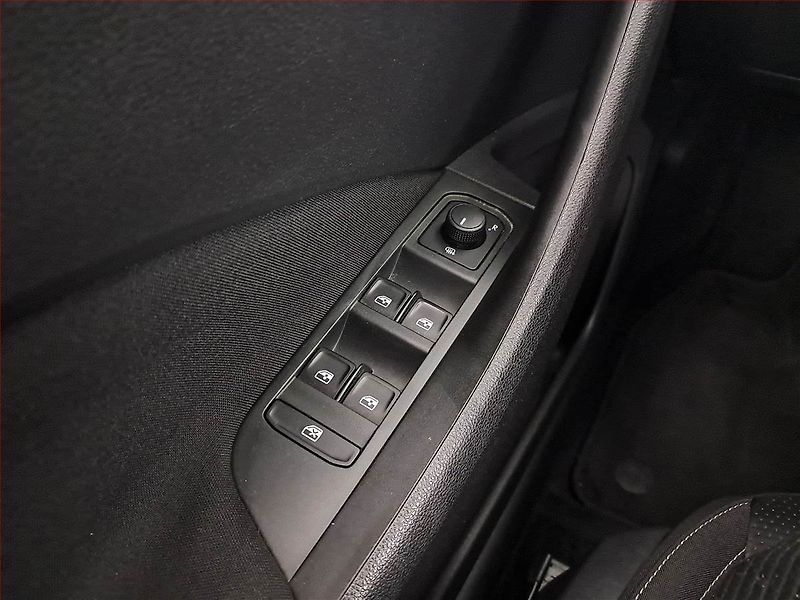 Škoda Scala (2023) Ambition 1.0 TSI, Serv.kniha - fotka 16 z 16