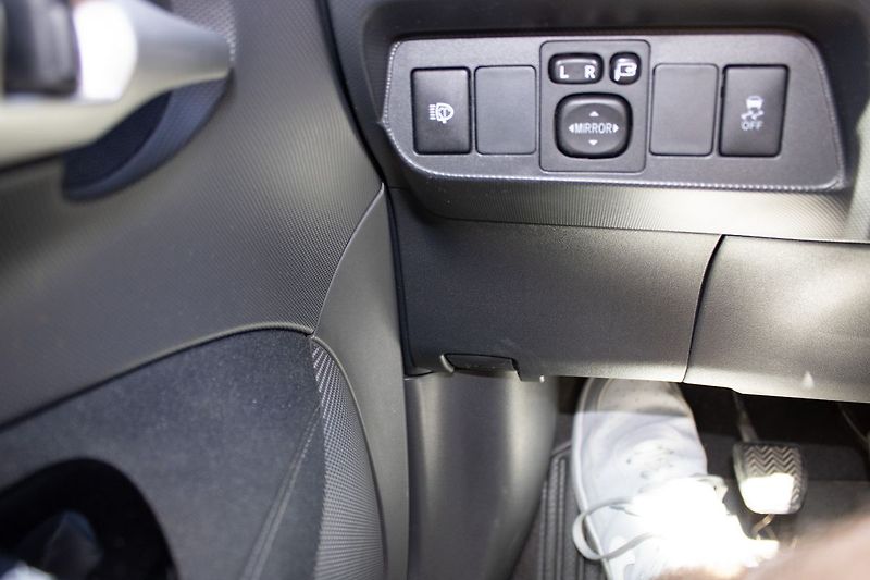 Toyota Auris BEMANI, servisované - fotka 27 z 38