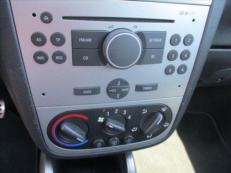 Opel Tigra 1,8 i,klima,serv.kniha, - fotka 24 z 36