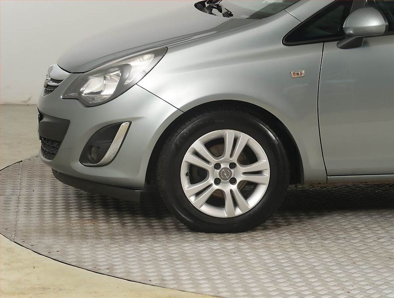 Opel Corsa (2014) 1.2 - fotka 14 z 17