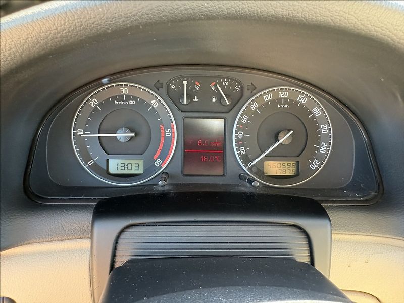 Škoda Superb 1,9 TDI 85 KW ELEGANCE CZ - fotka 7 z 22