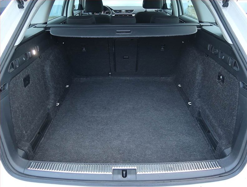 Škoda Superb (2020) Ambition 2.0 TDI, Automat - fotka 14 z 19