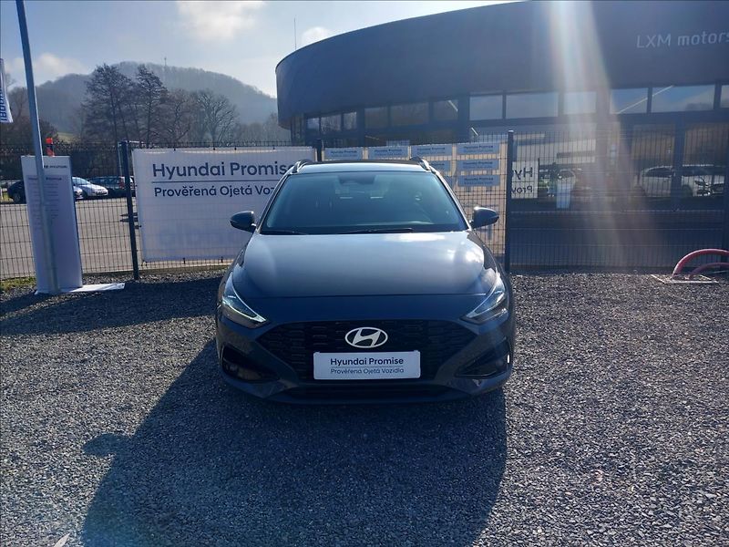 Hyundai i30 1,0 T-GDI SMART DCT - fotka 2 z 19